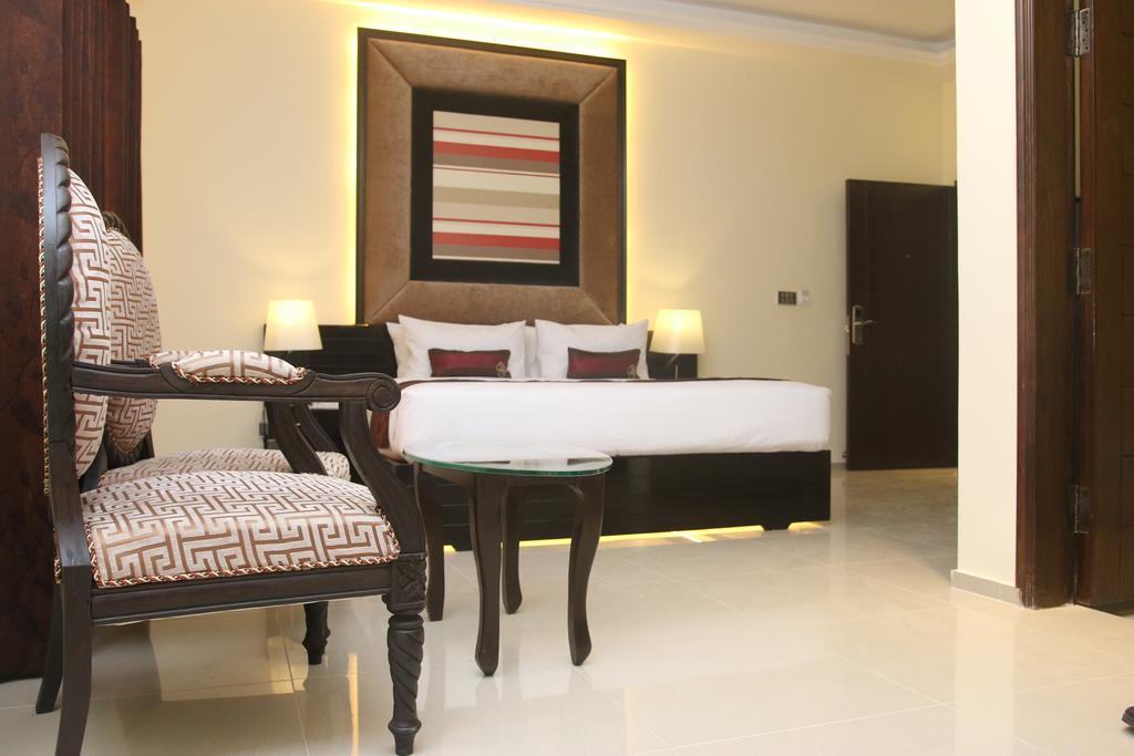 Grand Enclave Hotel Lahore Room photo