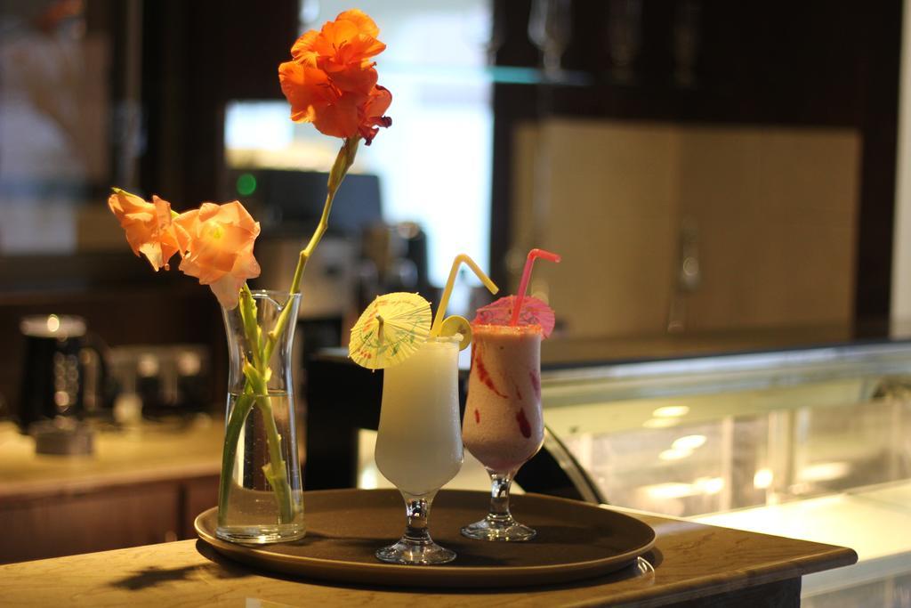 Grand Enclave Hotel Lahore Room photo