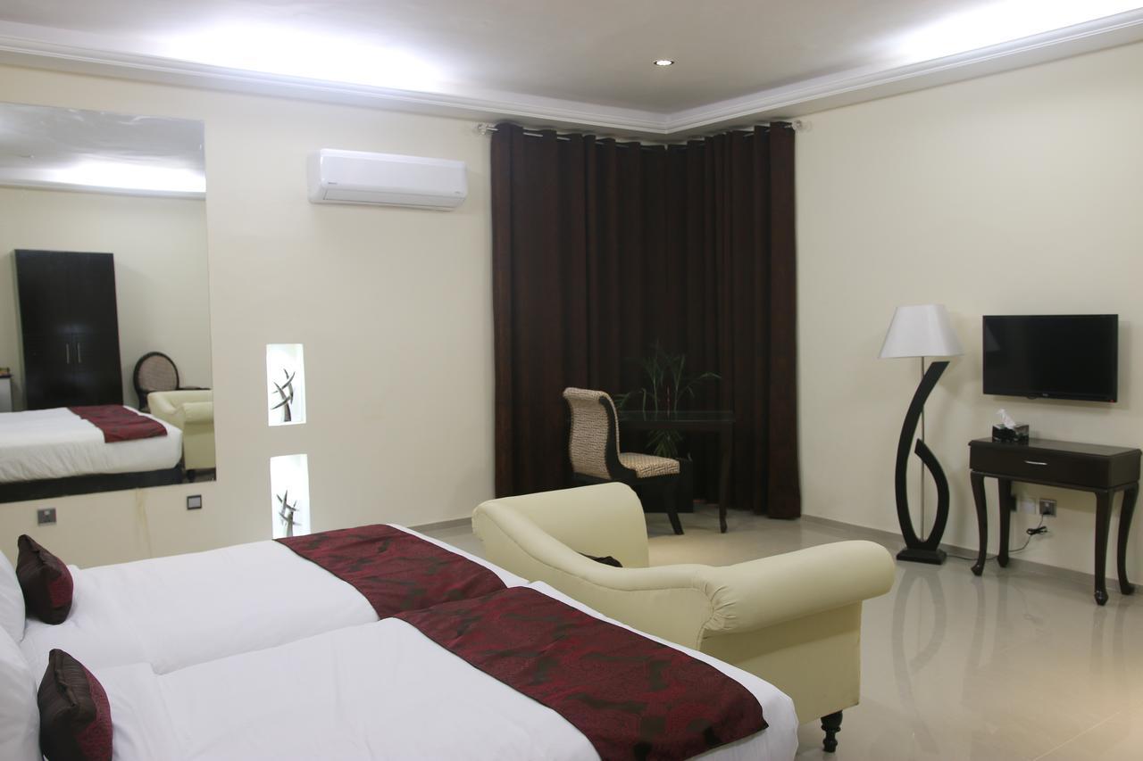 Grand Enclave Hotel Lahore Exterior photo