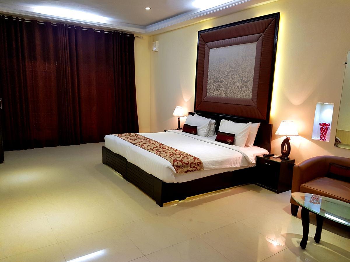 Grand Enclave Hotel Lahore Exterior photo