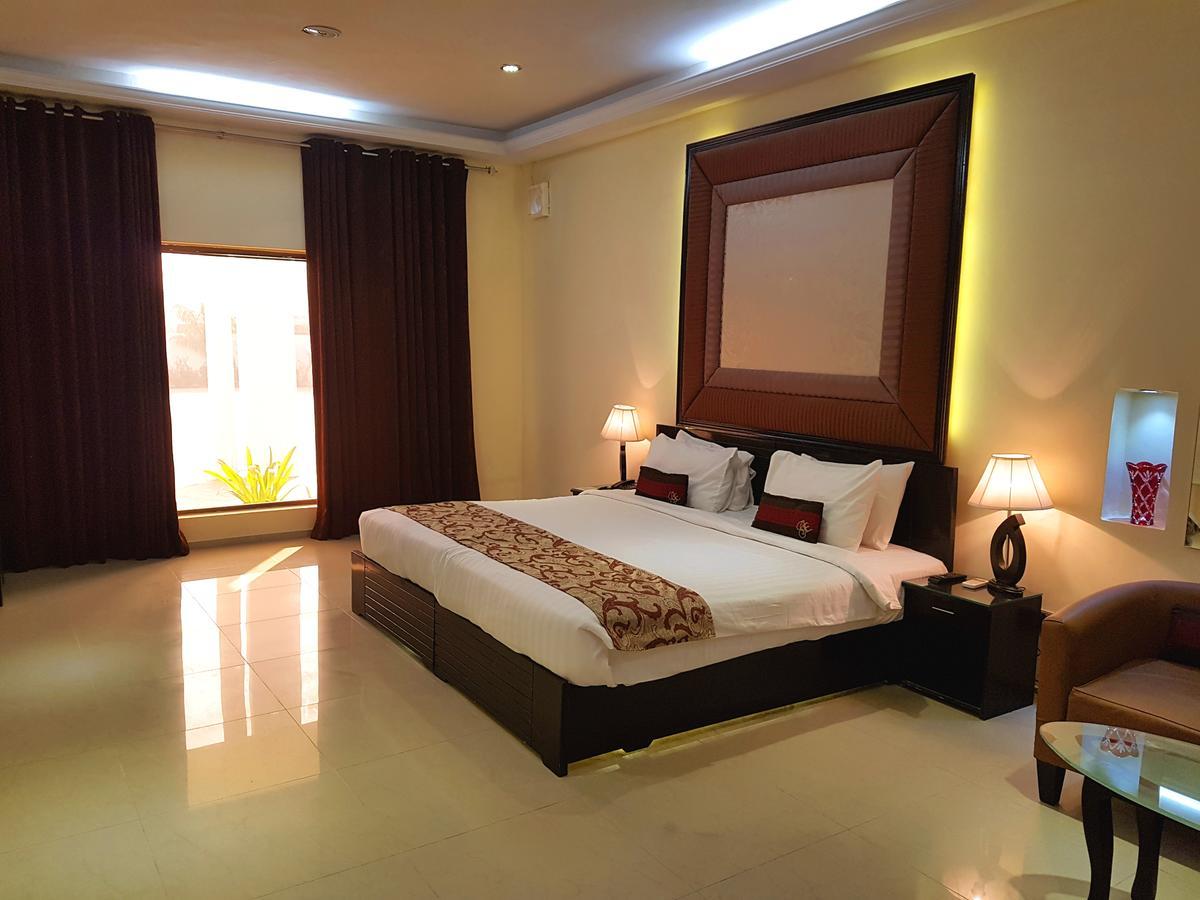 Grand Enclave Hotel Lahore Exterior photo