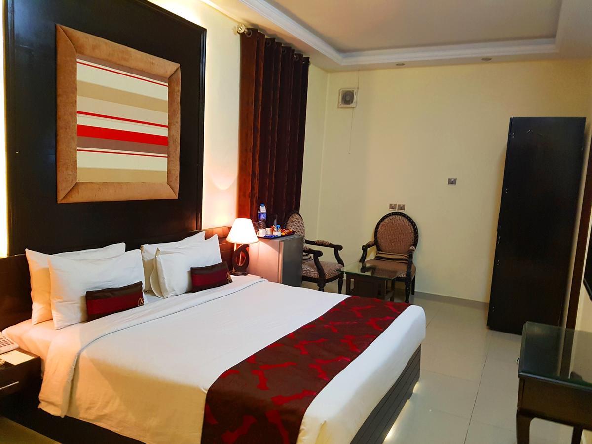 Grand Enclave Hotel Lahore Exterior photo