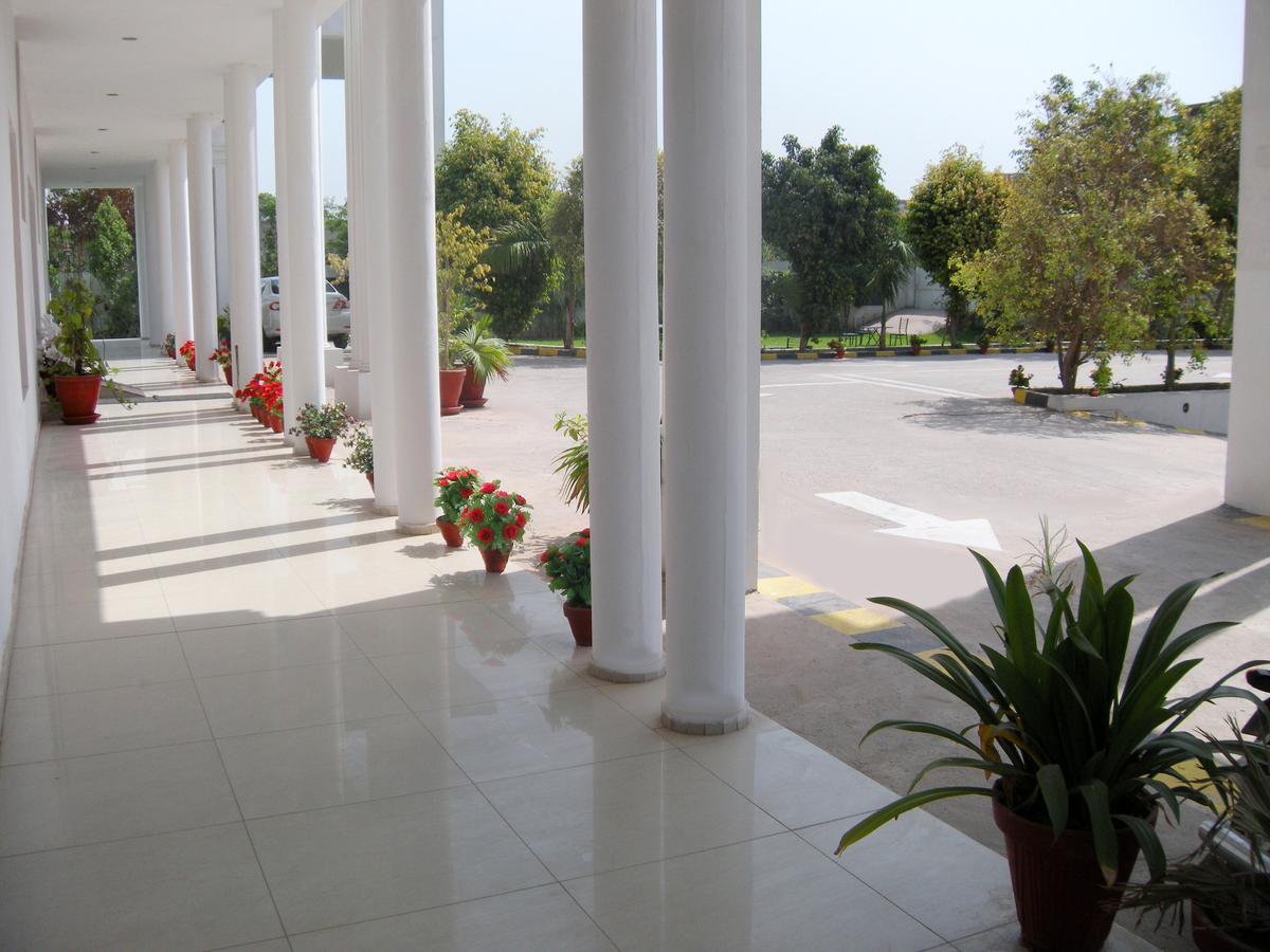 Grand Enclave Hotel Lahore Exterior photo