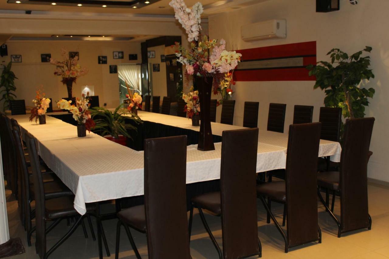 Grand Enclave Hotel Lahore Exterior photo